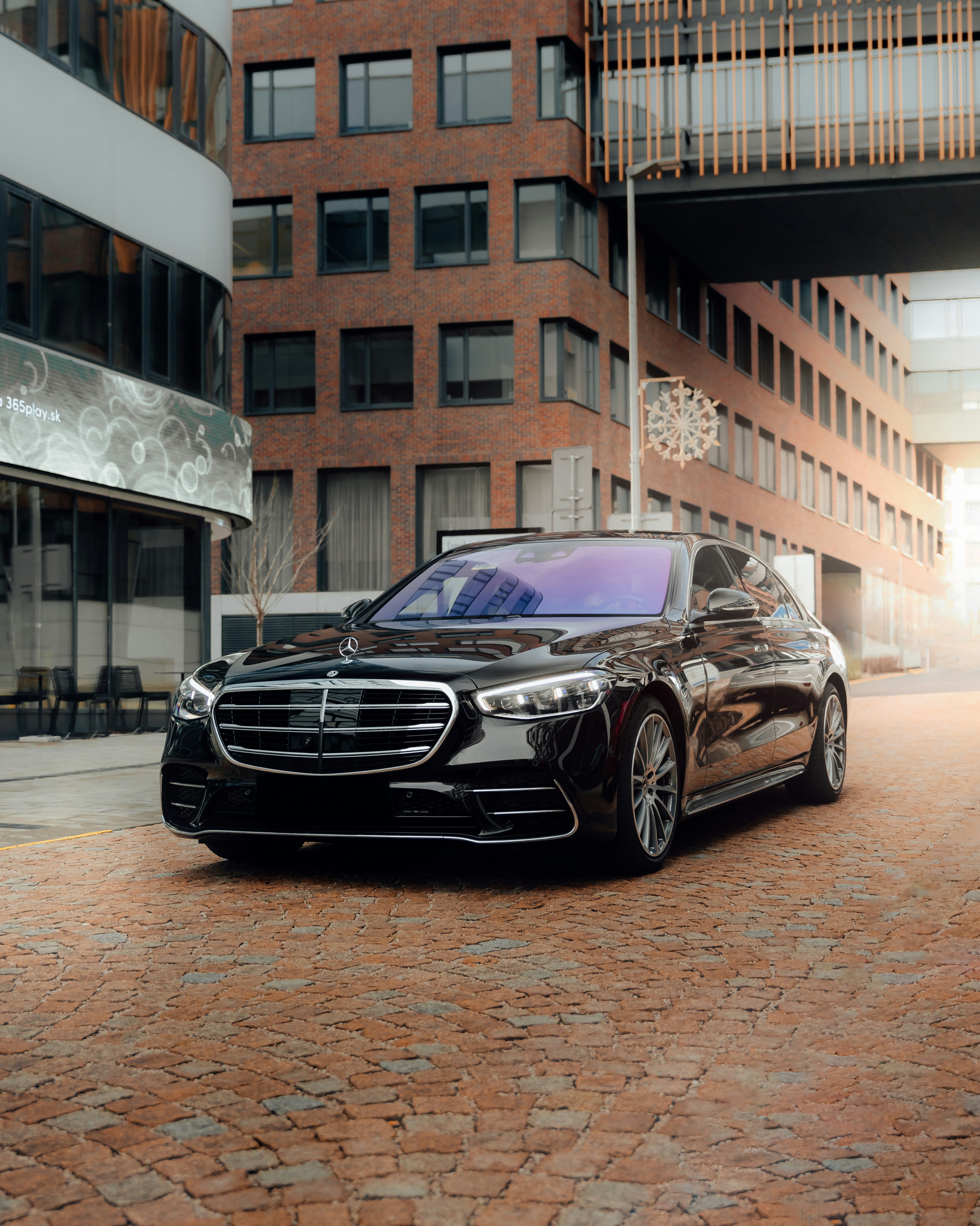 Business saloon